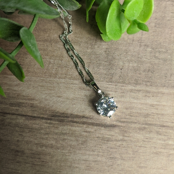 Boutique | Crystal Diamond Pendant - Picture 5 of 5